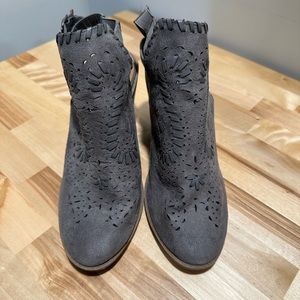 Maurice’s Gray Detailed Booties